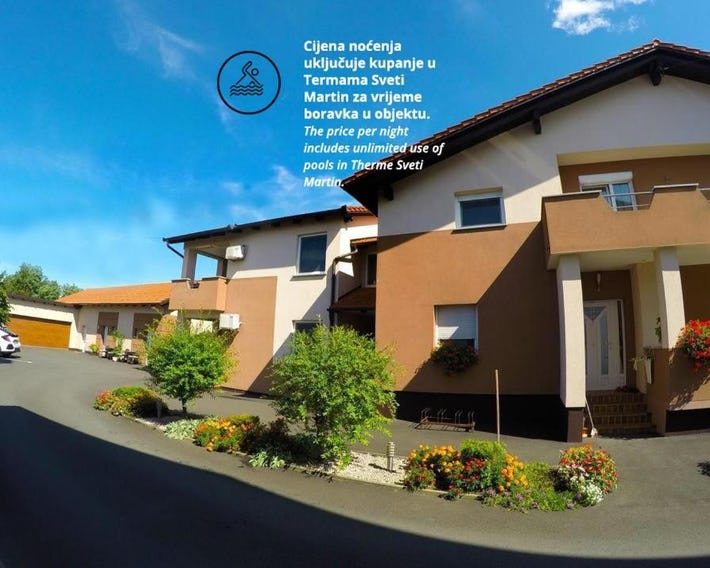Apartments and Rooms Rea