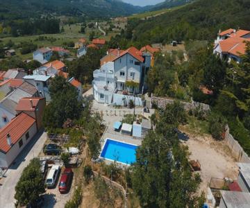 Apartmani M