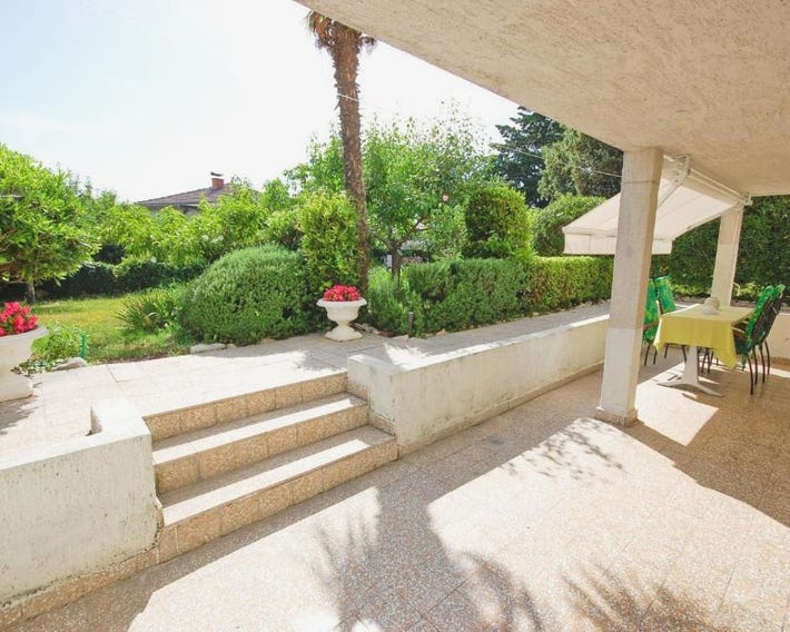 Fisher King Apartments 350m to Beach & Town with Terrace