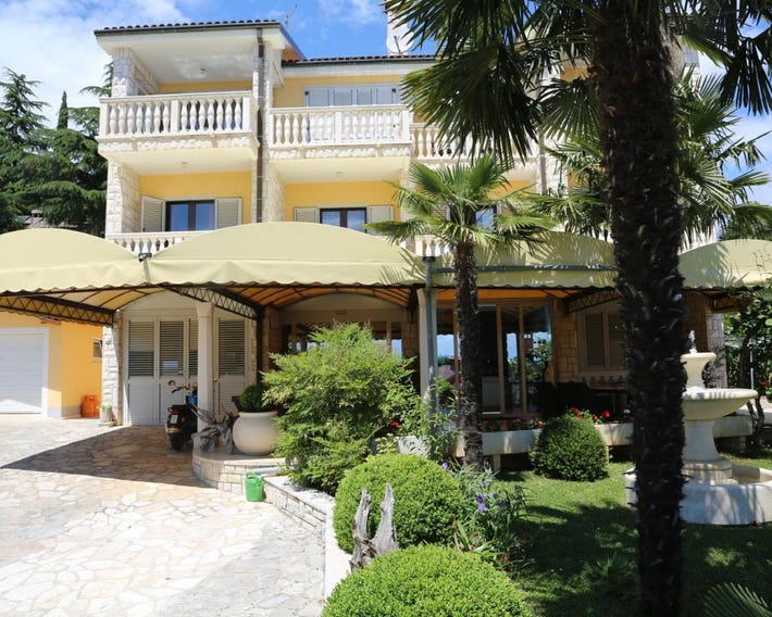 Villa Ana