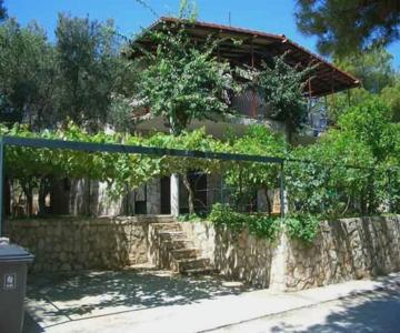 Apartment Vis Luka