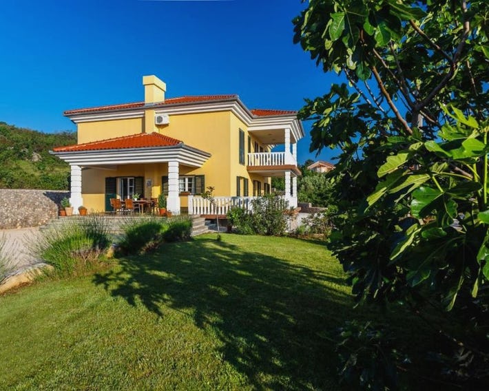 Villa Mirela