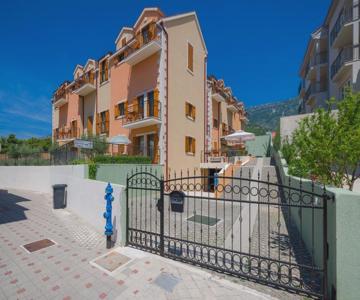 Vallum Apartments
