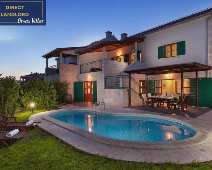 Villa Dane, private pool, near Hula Hula, free breakfast - DIRECT LANDLORD