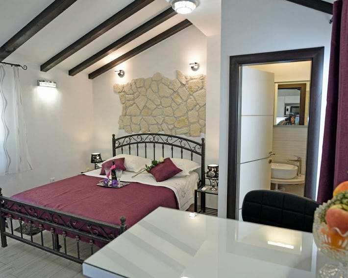 Kuzma Rooms and Apartments