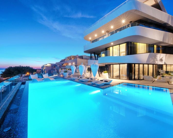 Posh Residence Luxury Suites