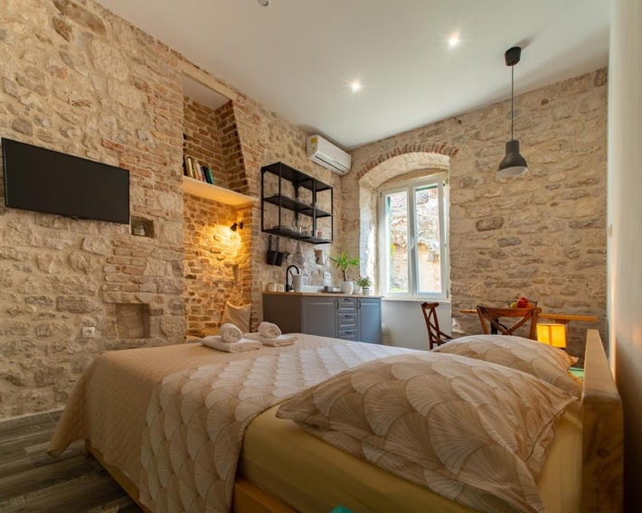 Rooms and Apartments Djanovic