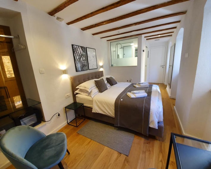 THE SUITES at central Split