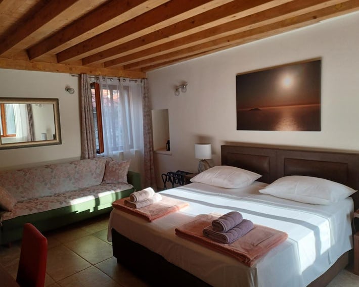 JR Luxury Guesthouse2