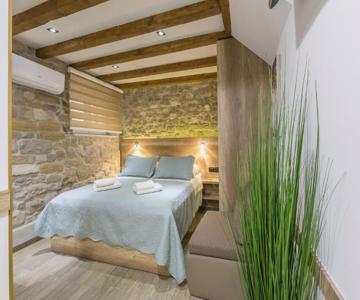Reval Luxury Stone House Apartments Split