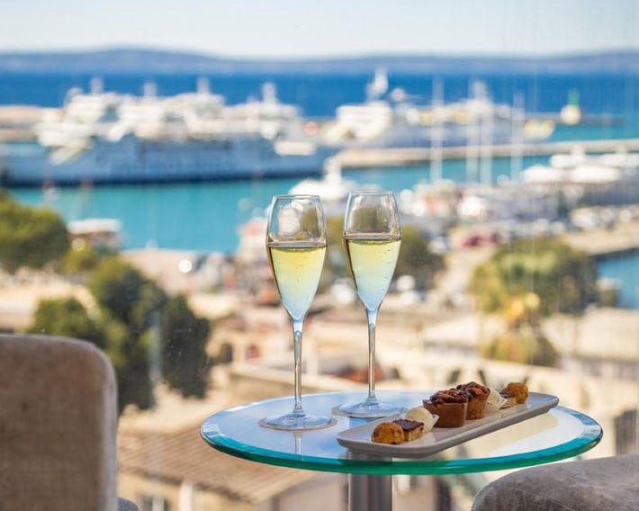 Luxe Boutique Hotel