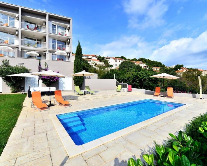Bretia Apartments