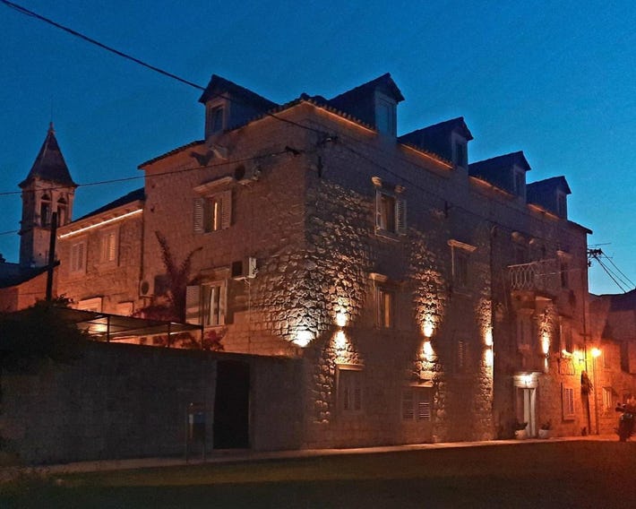 Carol Rooms Guesthouse
