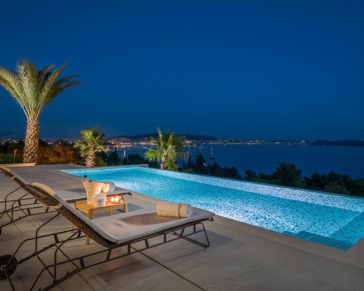 Ultraluxury Villa Elyzeum