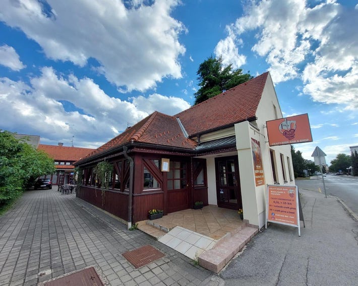 Craft Beer Bar Rooms