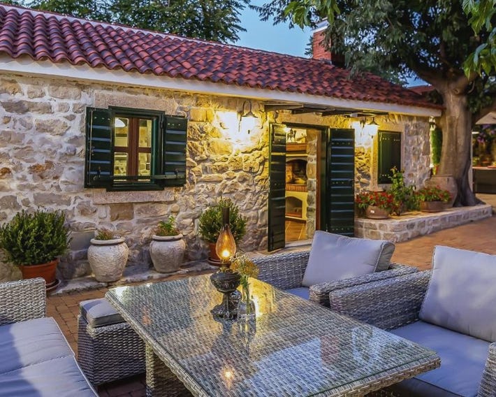 Heritage Hotel & Estate Raznjevica Dvori AD 1307