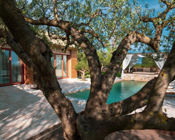 Villa Romance