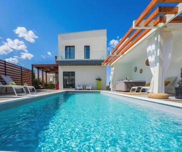 Villa Olea with heated pool and jacuzzi