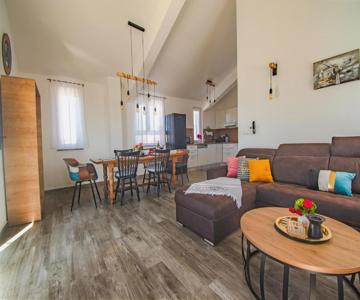Marina Apartments Vir