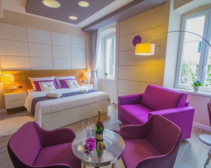 Peninsula Luxury Rooms
