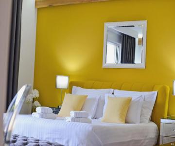 Piazza Rooms