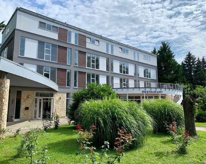 Well Hotel