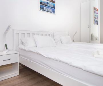 WaterFront City Apartments by UrbanRent