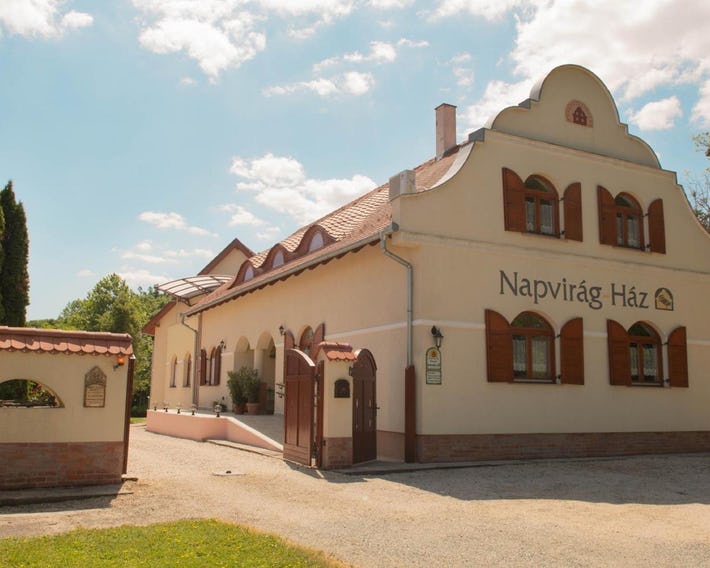 Napvirág-Ház
