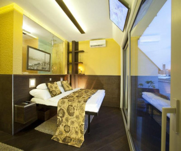 Parliament Penthouse Boutique B&B