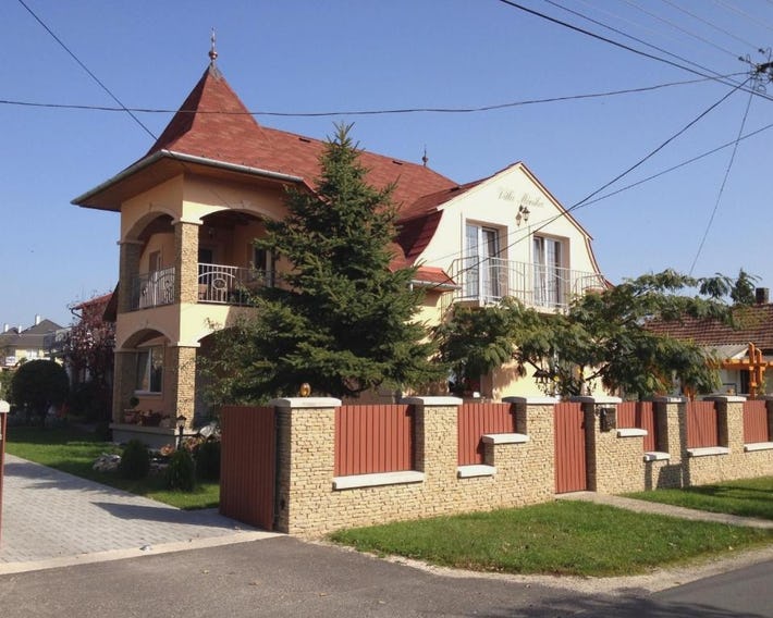 Villa Mónika