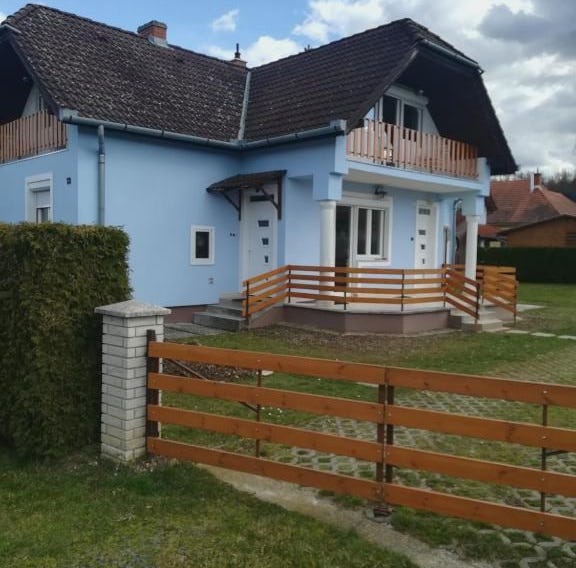 Szekrény Apartman