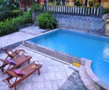 Raffles Holiday Hotel