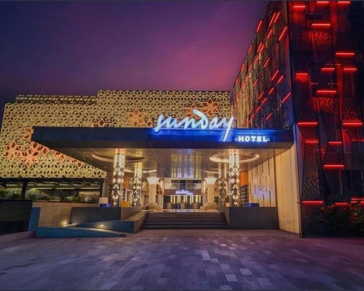 Sunday Hotel Arshika Sunset Road