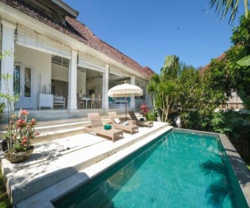 Hally Bali