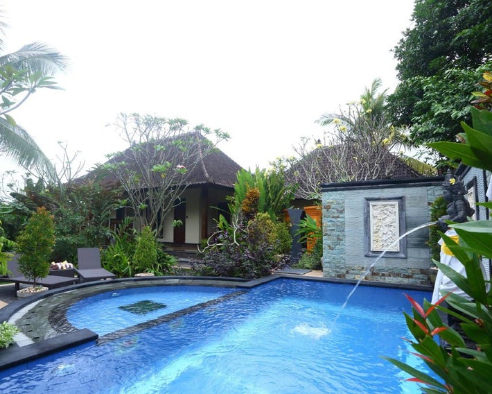 Loka Sari Guest House and Spa