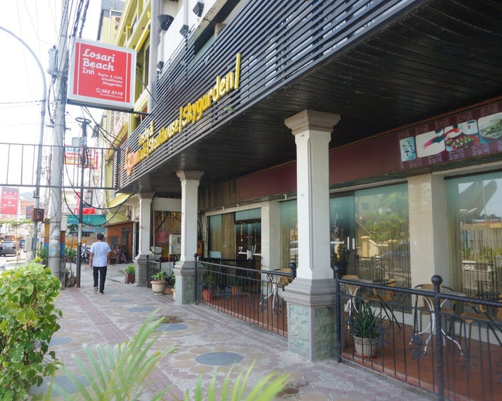 Losari Beach Inn