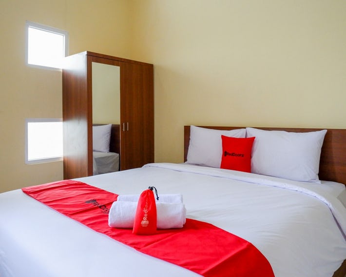 Punokawan Guest House by RedDoorz