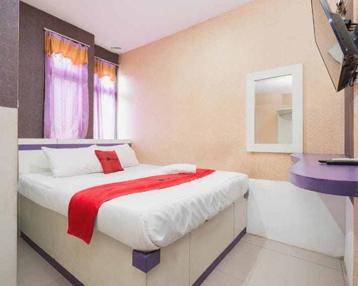 RedDoorz Plus near Stasiun Bekasi