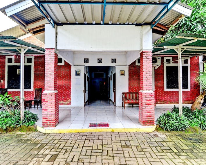 Hotel Syariah by OYO