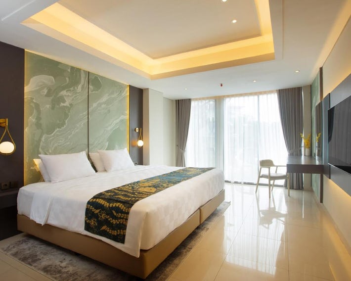 Louis Kienne Hotel Chads