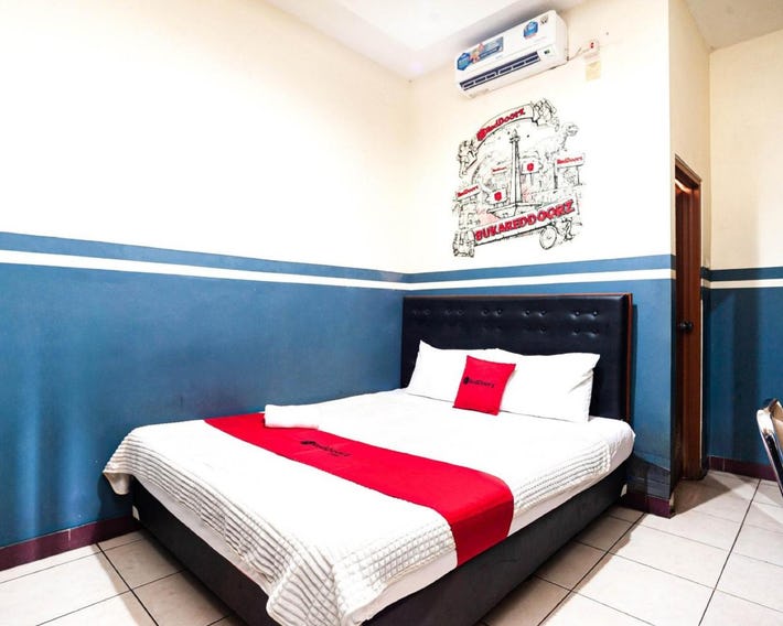 RedDoorz Plus near Universitas Indonesia