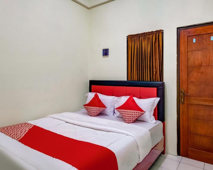 Graha Hsc Syariah by OYO Rooms