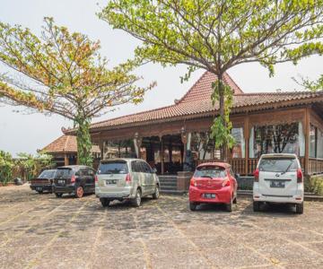 Joglo Garut Cottage by OYO Rooms