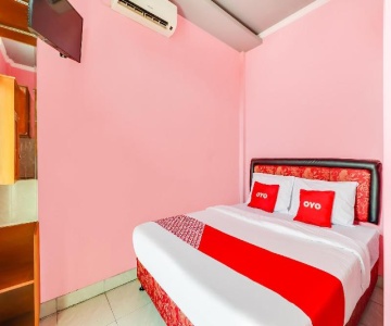 Budi House & Food Station by OYO Rooms