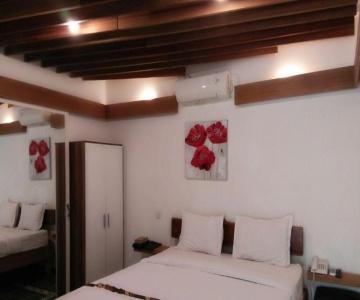 Flores Gallery Hotel