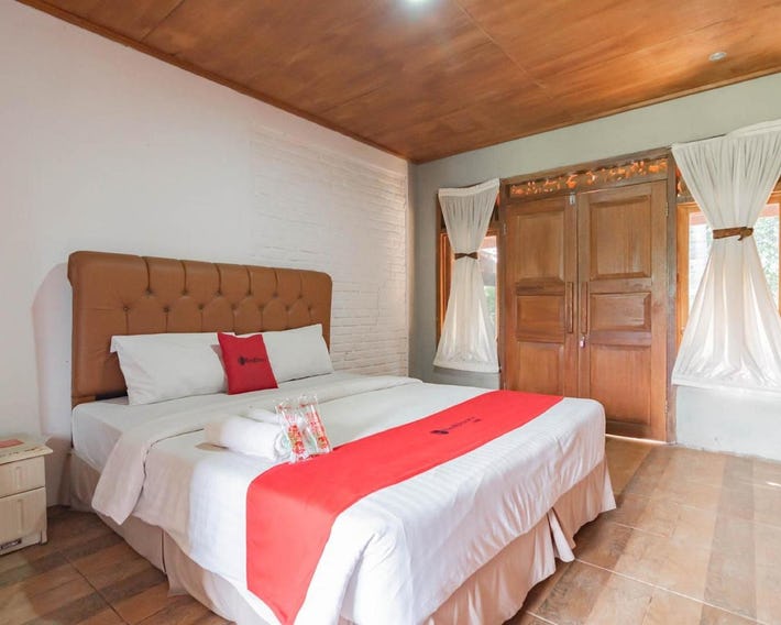 RedDoorz near Farmhouse Lembang