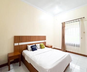 Urbanview Hotel Sabitha Kalijati Subang