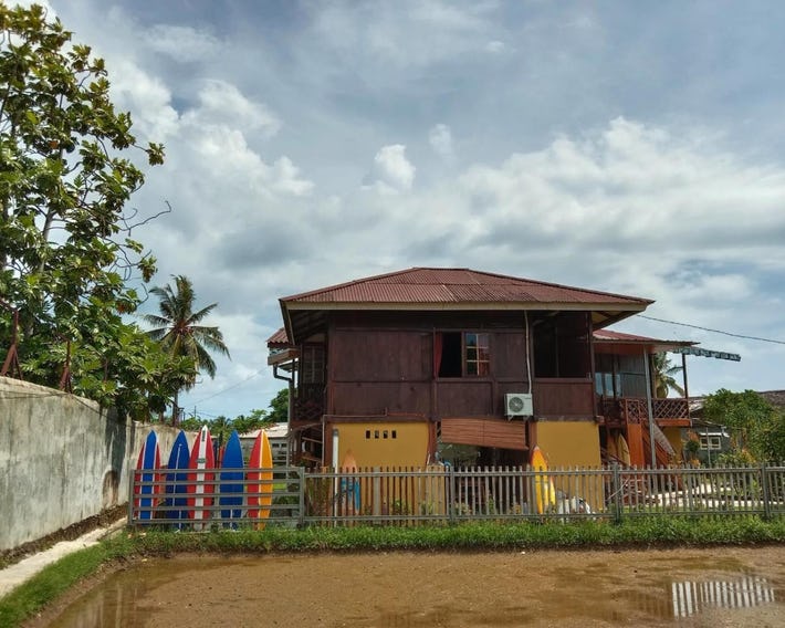 Arya's Surf Camp Cimaja