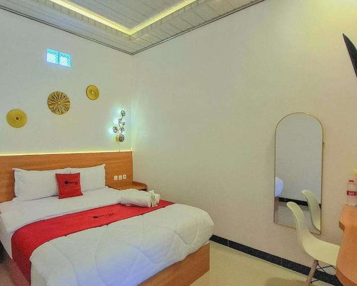 RedDoorz near Kampung Inggris Pare