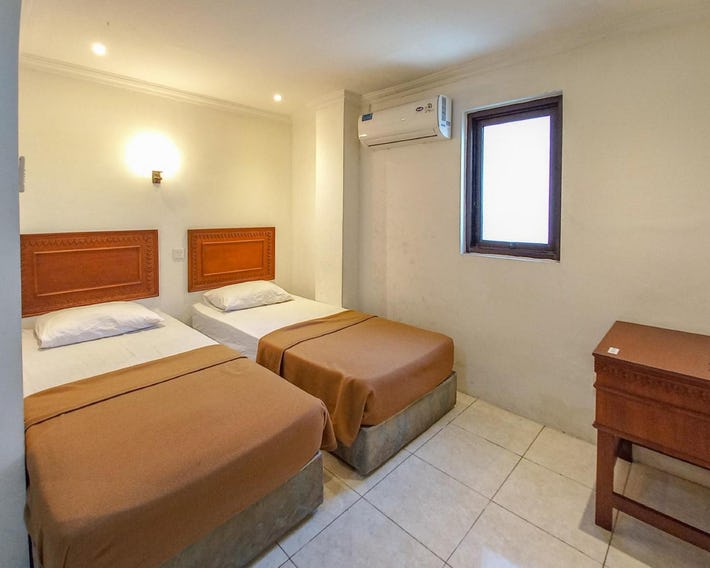 D Hans Hotel Syariah RedPartner near Wisata Religi Sunan Ampel Surabaya
